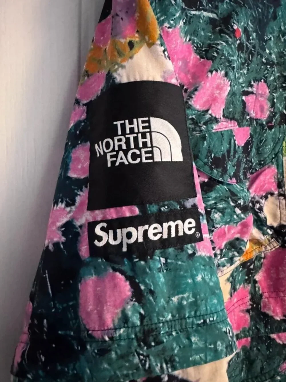 Supreme x The North Face Floral Windbreaker Jacket Size M